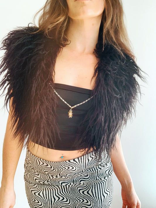 Black U-Shaped Fluffe Wrap w/ Hideaway Pocket & Pendant Chain